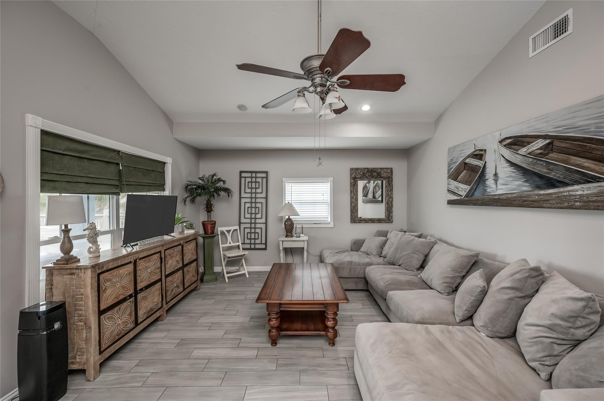 124 Mae Cir N