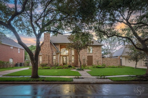 Photo of 3722 Springhill Ln LN, Sugar Land, TX 77479 (MLS # 12213247)