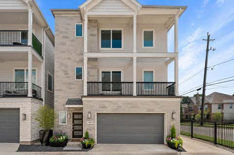 Photo of 1430 W 34th 1/2 Street, Houston, TX 77018 (MLS # 44190311)