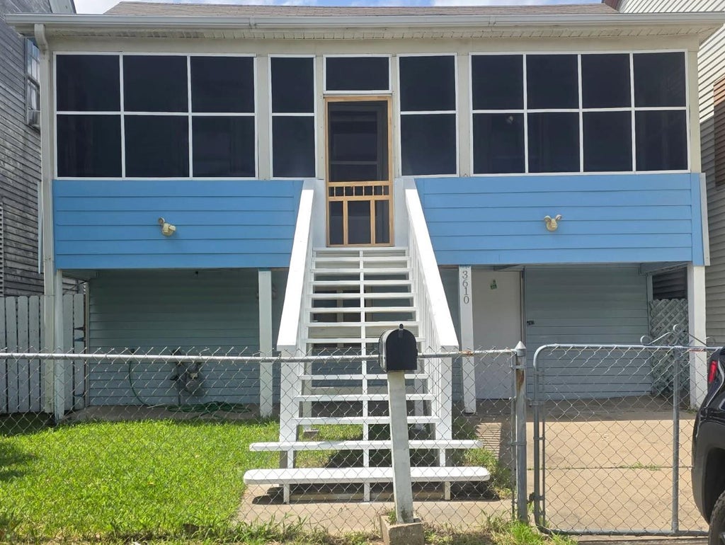 Photo of 3610 Avenue K, Galveston, TX 77550 (MLS # 24868864)