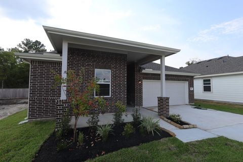 Photo of 518 Monarch Trail, Huntsville, TX 77340 (MLS # 87387769)