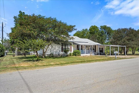 Photo of 1206 W 8th St ST, Caldwell, TX 77836 (MLS # 4770930)