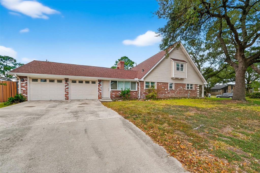 Photo of 4901 Burning Tree Drive, Baytown, TX 77521 (MLS # 67696145)