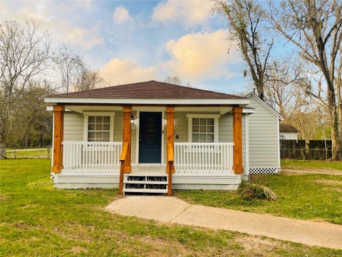 Photo of 166 Sycamore Street, Richwood, TX 77531 (MLS # 62385532)