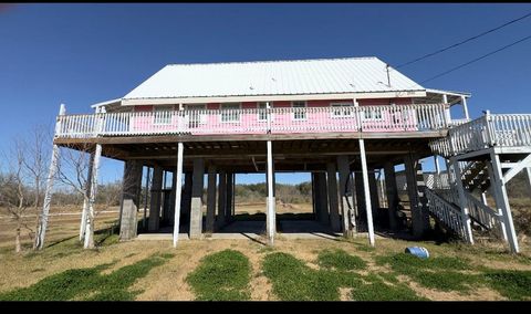 Homes For Sale - 7526 3rd Avenue<br/> Sabine Pass, TX 77640