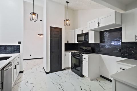 Photo of 30 Crestbriar Court, Baytown, TX 77521 (MLS # 37201899)