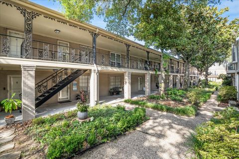 Photo of 11550 Chimney Rock Road #321, Houston, TX 77035 (MLS # 46202819)