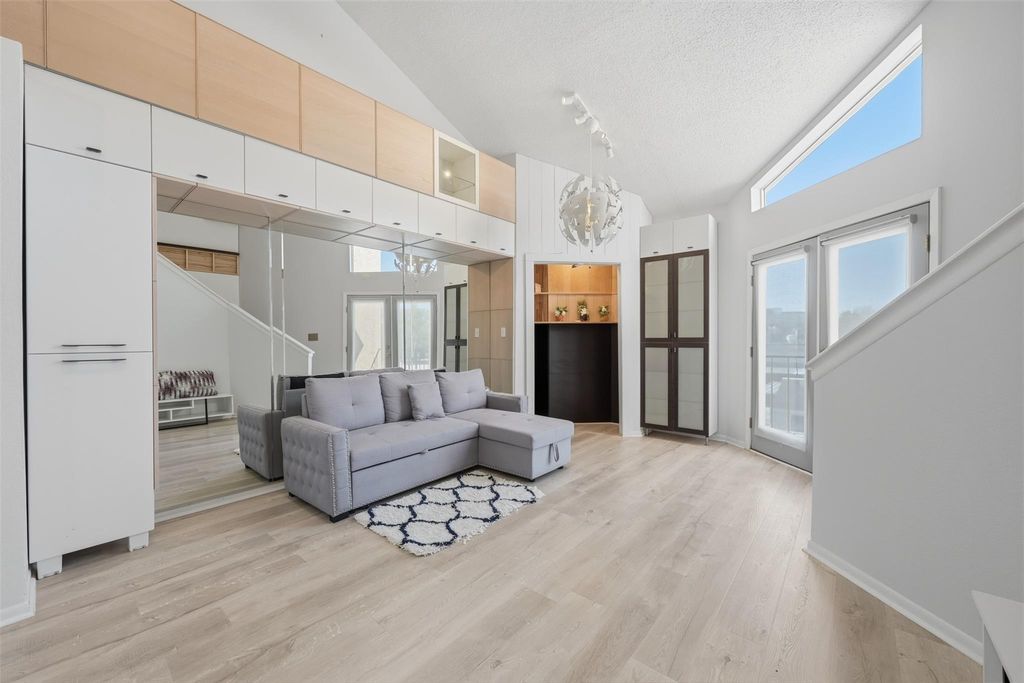 Photo of 10855 Meadowglen Lane #823, Houston, TX 77042 (MLS # 16423555)