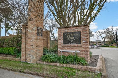 Condo For Rent - 1311 Antoine Drive #195<br/> Houston, TX 77055