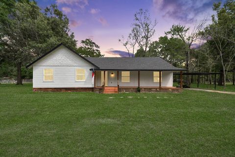 Photo of 526 County Road 4321, Dayton, TX 77535 (MLS # 51608505)