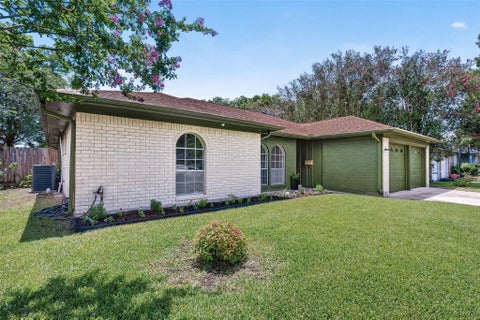 Homes For Sale - 15702 La Cabana Drive<br/> Houston, TX 77062