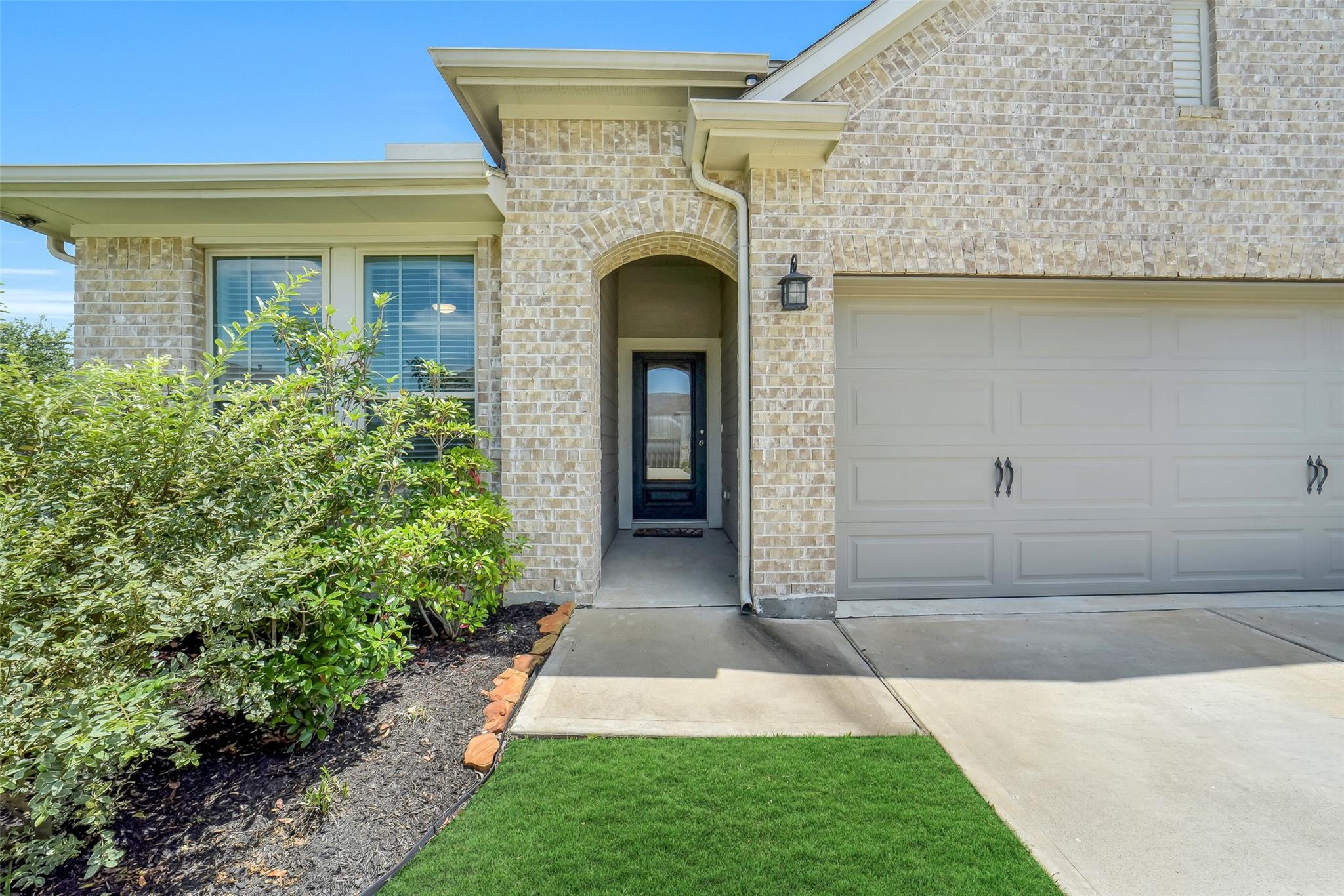 2414 Lemon Grass Drive