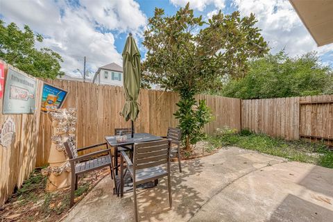 Tiny photo for 2150 Stacy Knoll, Houston, TX 77008 (MLS # 43705681)