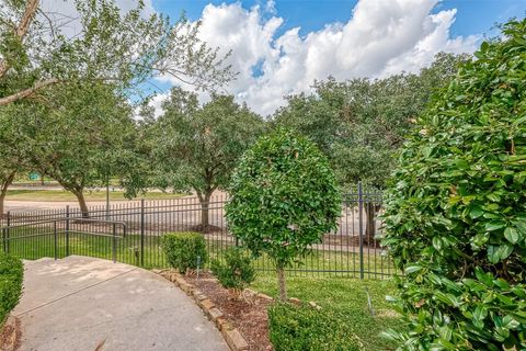Tiny photo for 2150 Stacy Knoll, Houston, TX 77008 (MLS # 43705681)