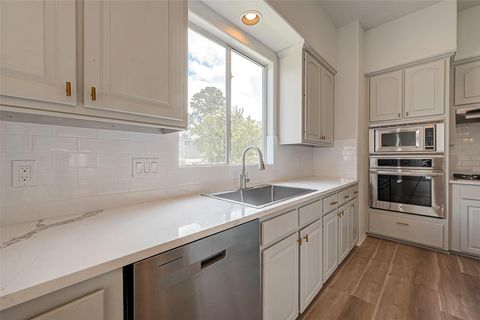 Tiny photo for 2150 Stacy Knoll, Houston, TX 77008 (MLS # 43705681)