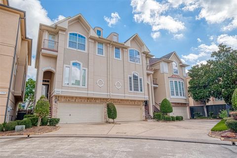 Photo of 2150 Stacy Knoll, Houston, TX 77008 (MLS # 43705681)