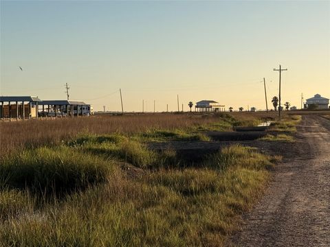 Photo of 1112 Egret Point, Crystal Beach, TX 77650 (MLS # 27117400)