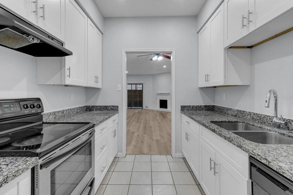 Photo of 9707 Richmond Avenue #31, Houston, TX 77042 (MLS # 75027912)