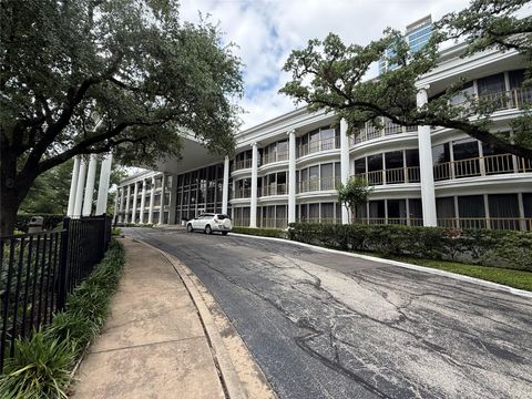 Photo of 5050 Ambassador Way #212, Houston, TX 77056 (MLS # 34706158)