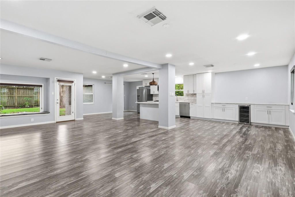 Photo of 5347 Rutherglenn Drive, Houston, TX 77096 (MLS # 72848974)