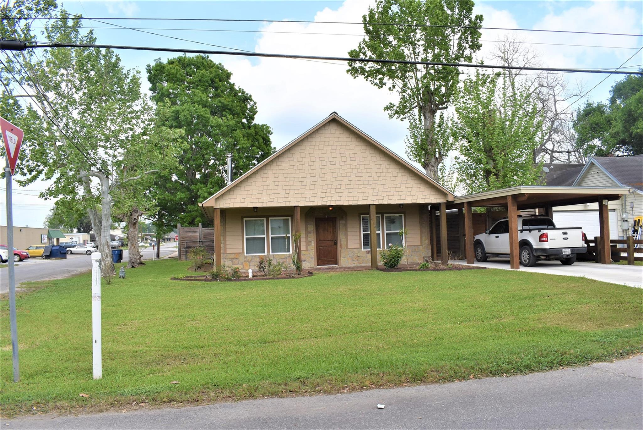 412 Pecan Street