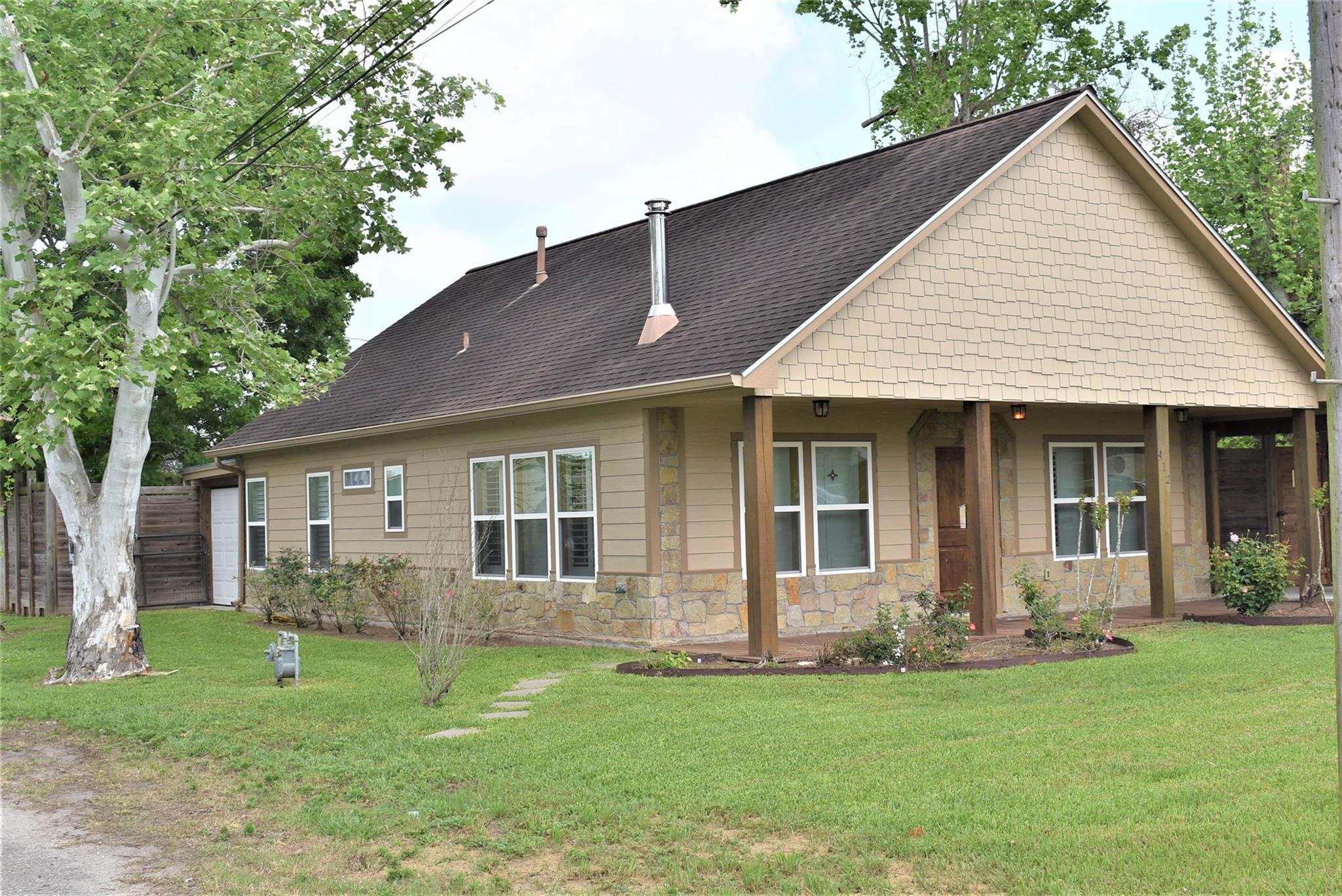 412 Pecan Street