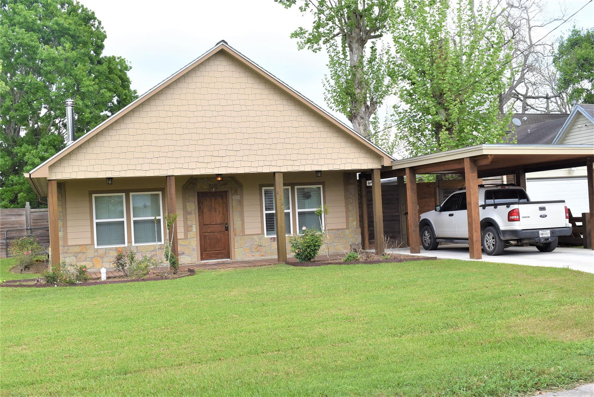 412 Pecan Street