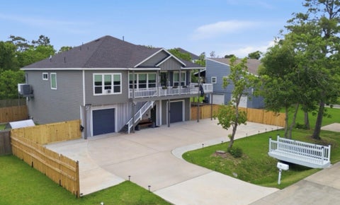 Photo of 613 Oakdale Street, La Porte, TX 77571 (MLS # 65798965)