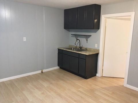 Photo of 2018 Avenue L 1/2 #4, Huntsville, TX 77340 (MLS # 72660326)