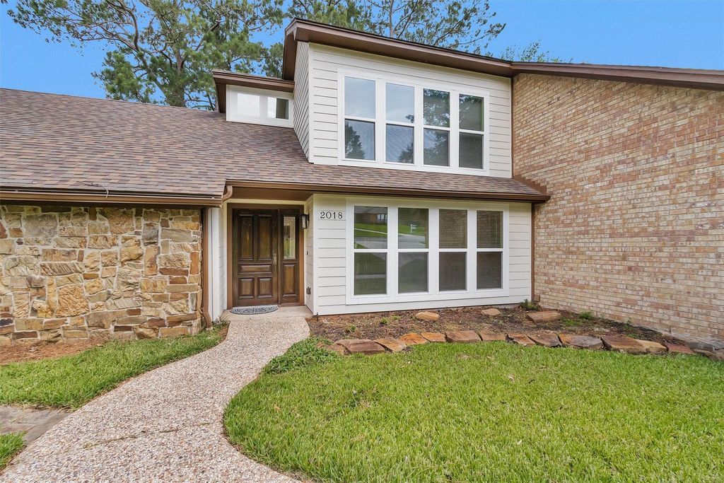 Photo of 2018 Wickersham Drive, Huntsville, TX 77340 (MLS # 65355778)