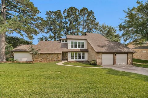 Photo of 2018 Wickersham Drive, Huntsville, TX 77340 (MLS # 65355778)