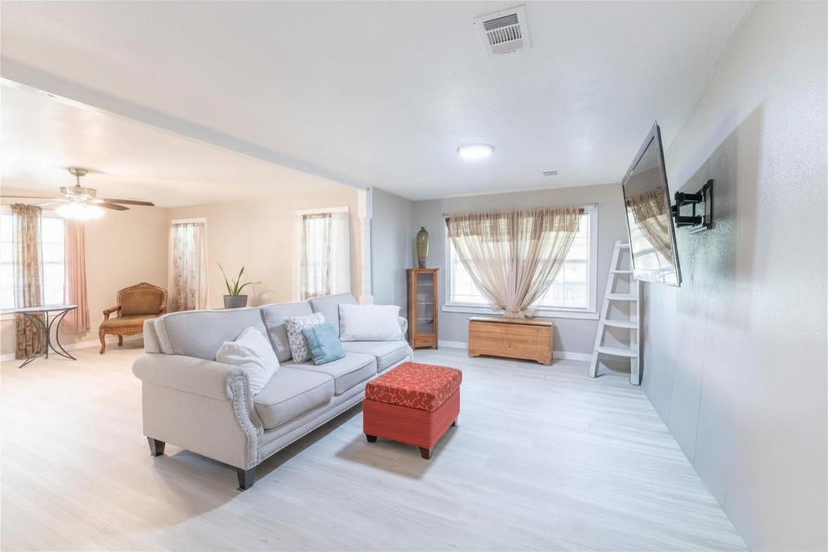 2118 Rolling Hills Road