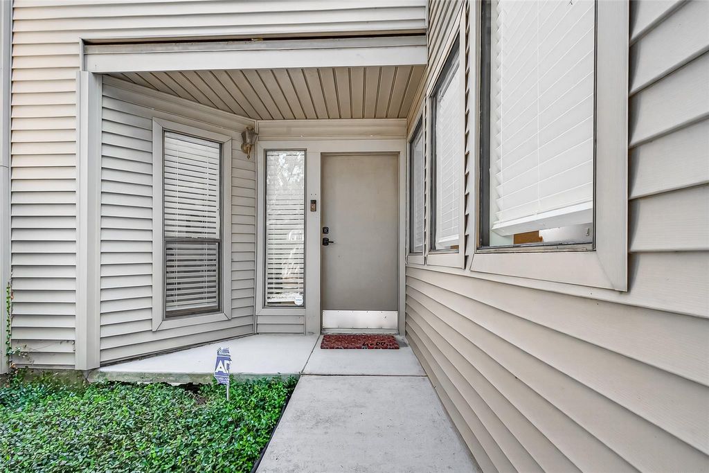 Photo of 1422 Chardonnay Drive, Houston, TX 77077 (MLS # 86915951)