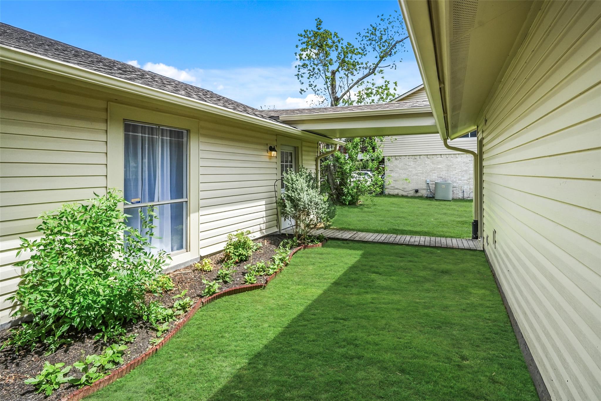 248 E Castle Harbour Drive