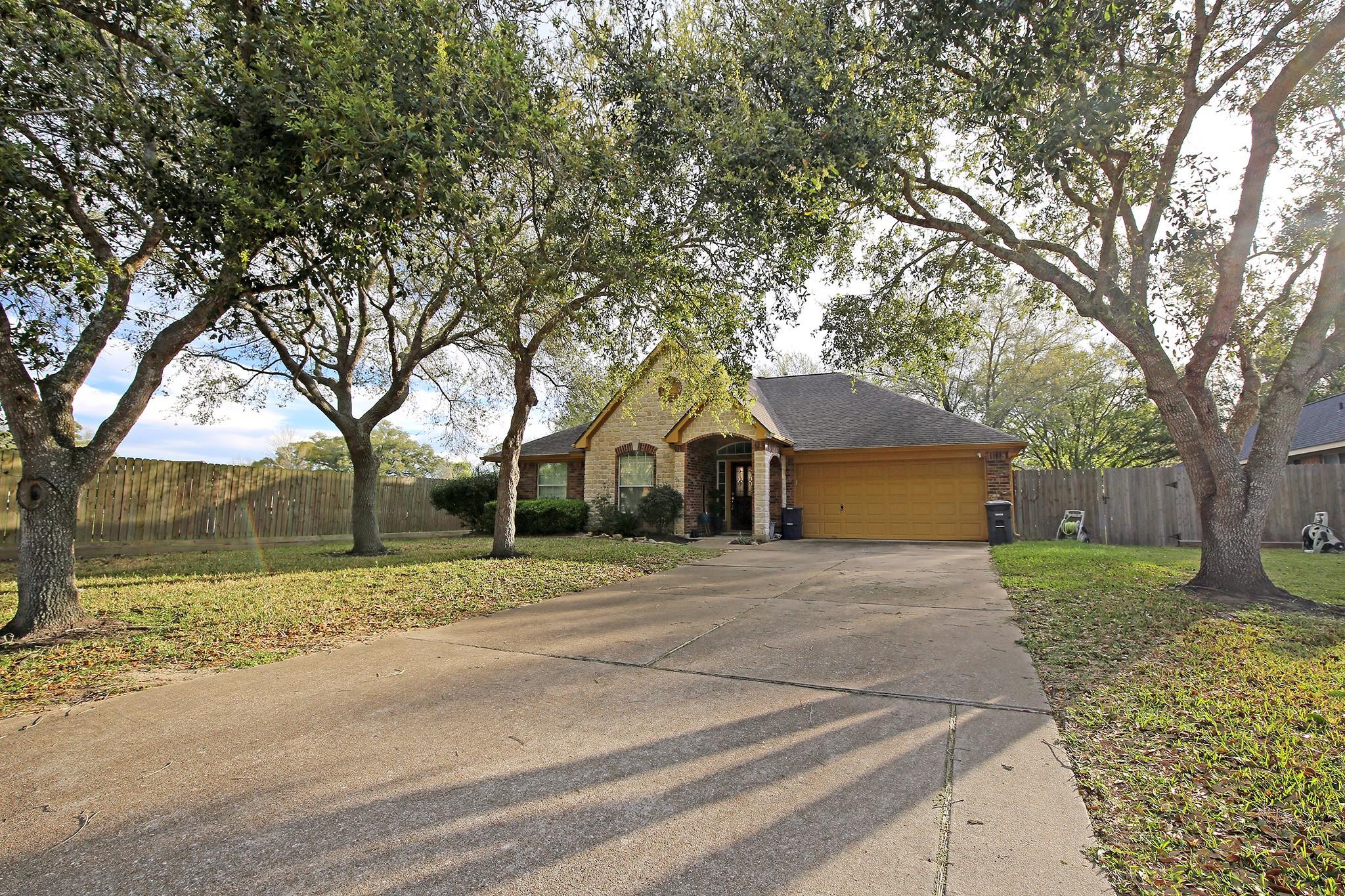 907 Riverside Drive