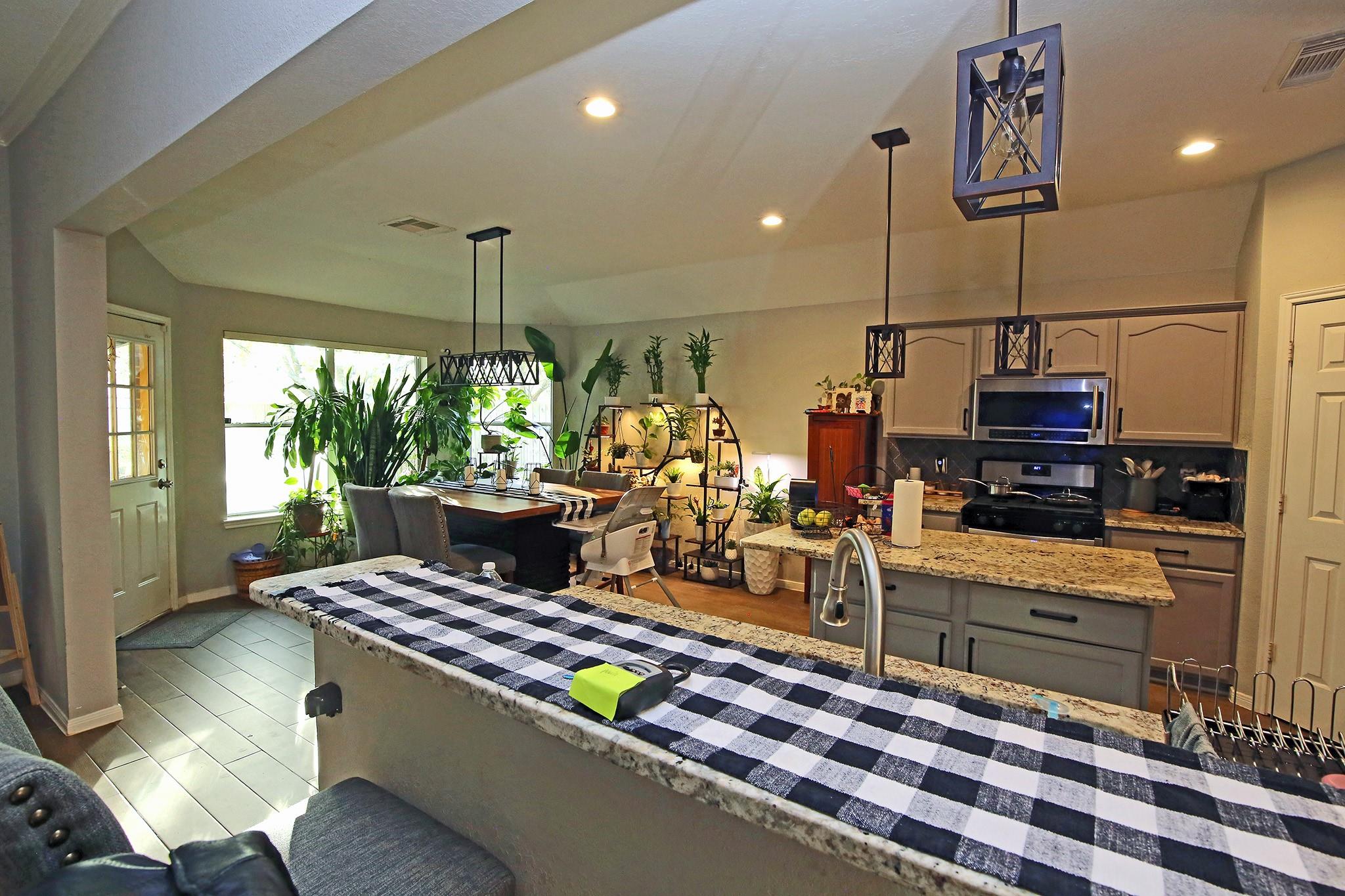 907 Riverside Drive