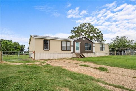 Photo of 204 E Fayette Street, Ellinger, TX 78938 (MLS # 55721792)