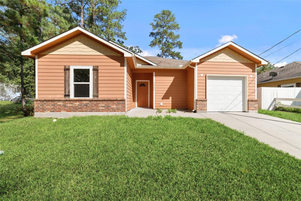 Photo of 15704 Sycamore Drive, Montgomery, TX 77356 (MLS # 79135900)