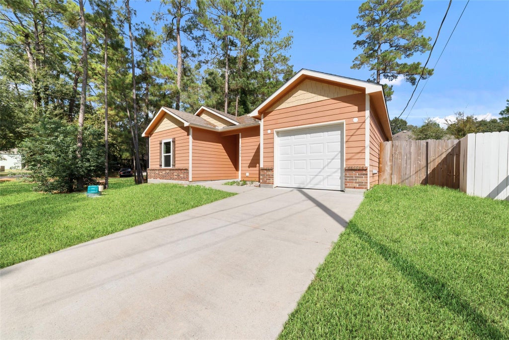 Photo of 15704 Sycamore Drive, Montgomery, TX 77356 (MLS # 79135900)