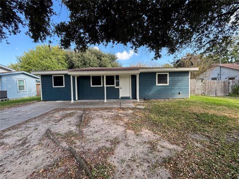 Photo of 318 14th Street N, Texas City, TX 77590 (MLS # 41403035)