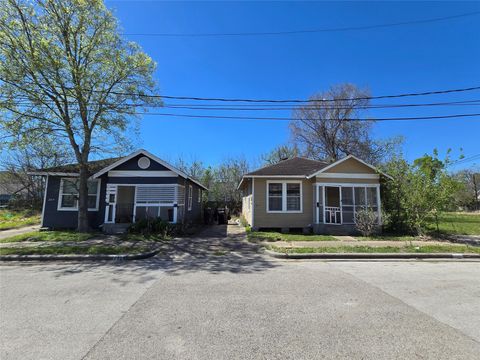 Photo of 2812 Brailsfort Street, Houston, TX 77004 (MLS # 94137193)