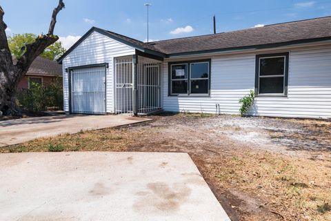 Photo of 5505 Malmedy Road, Houston, TX 77033 (MLS # 78139666)