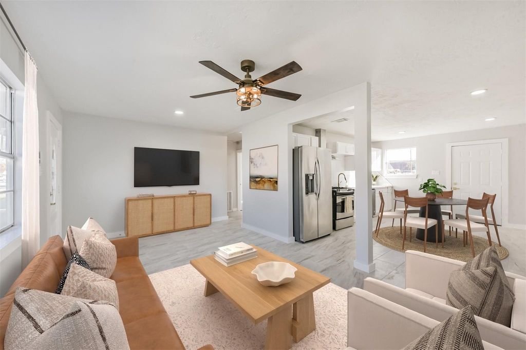 Photo of 3305 Stallings Drive, Houston, TX 77088 (MLS # 67610823)