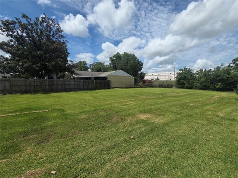 Photo of 10802 Buffum Street, Houston, TX 77051 (MLS # 40670366)