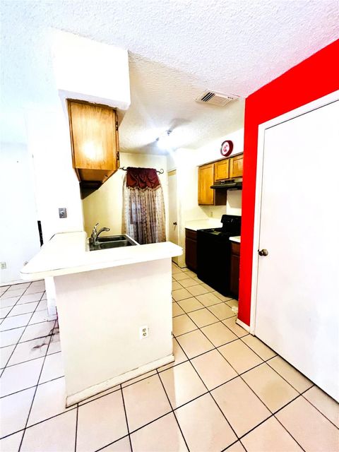 Tiny photo for 3600 Jeanetta Street #202, Houston, TX 77063 (MLS # 15985722)