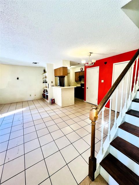 Tiny photo for 3600 Jeanetta Street #202, Houston, TX 77063 (MLS # 15985722)