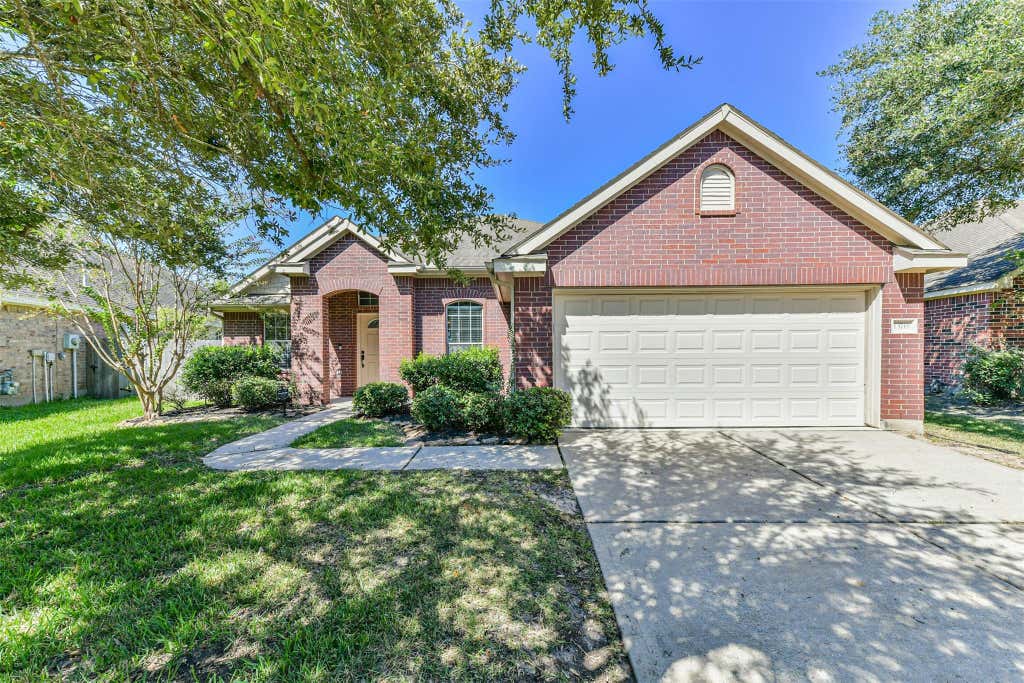 Photo of 13719 Rolling River Lane, Houston, TX 77044 (MLS # 91959345)