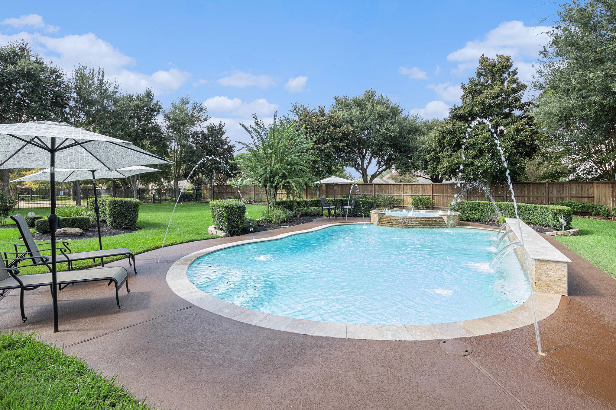 17403 Ledgefield