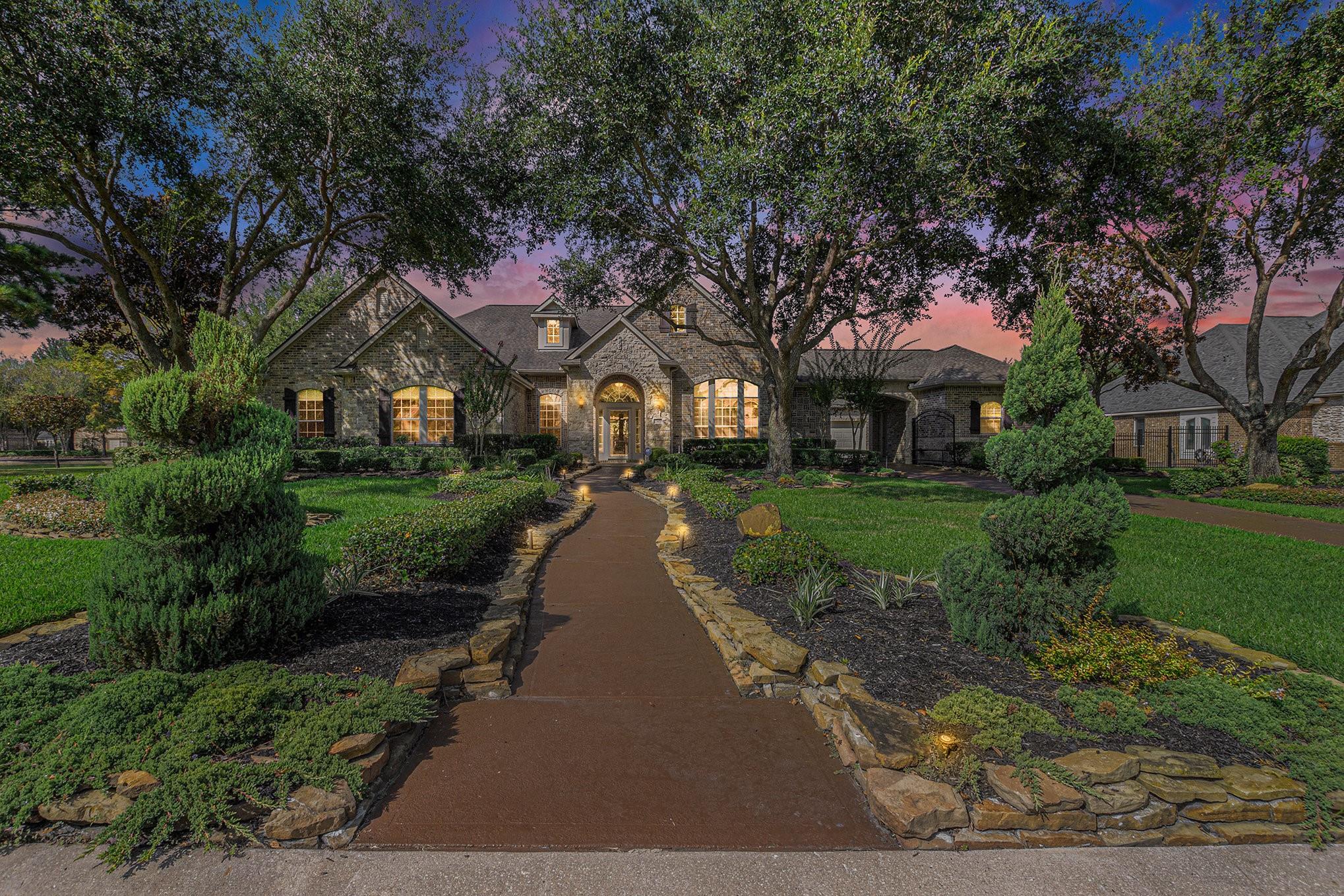 17403 Ledgefield