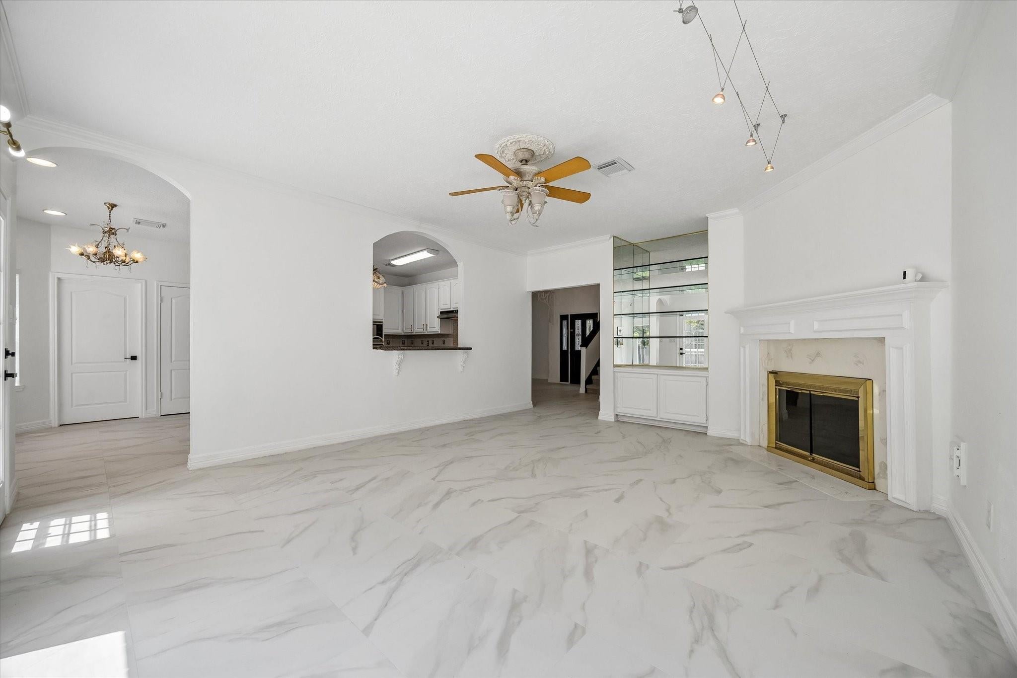 2431 Parkwood Lane